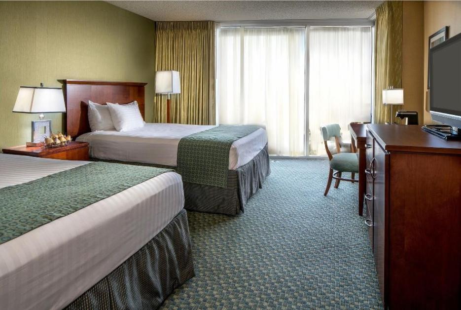 Aquarius Casino Resort Лафлин Екстериор снимка